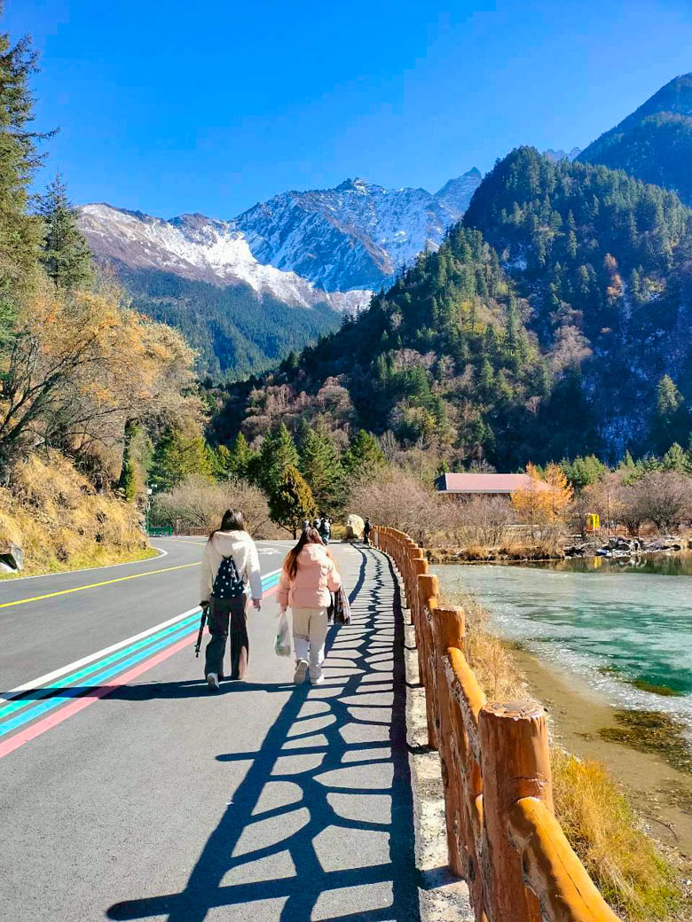 เฉิงตู สี่ดรุณี ปี้เผิงโกว | 25 พ.ย 68 - 30 พ.ย 68 | 6 วัน 4 คืน