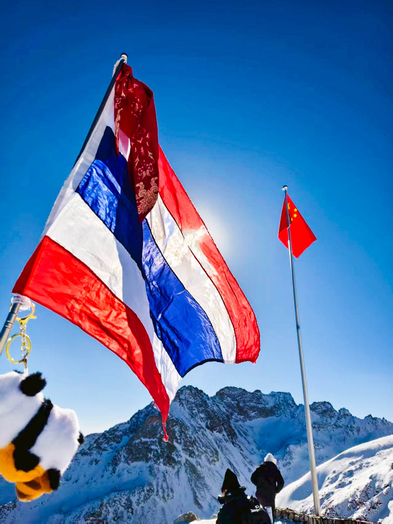 พิชิต 3 อุทยานสุดยิ่งใหญ่ เฉิงตู สี่ดรุณี ต๋ากู่ จิ่วจ้ายโกว 6D 5N 05 ธ.ค. - 10 ธ.ค. 68