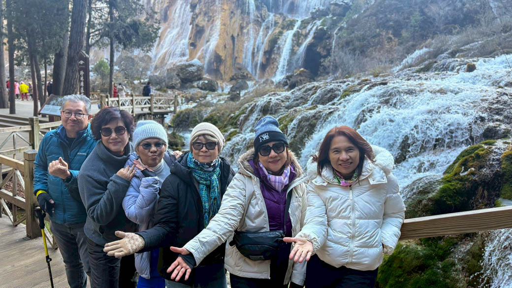 พิชิต 3 อุทยานสุดยิ่งใหญ่ เฉิงตู สี่ดรุณี ต๋ากู่ จิ่วจ้ายโกว |28 พ.ย 68 - 03 ธ.ค 68 | 6D 5N