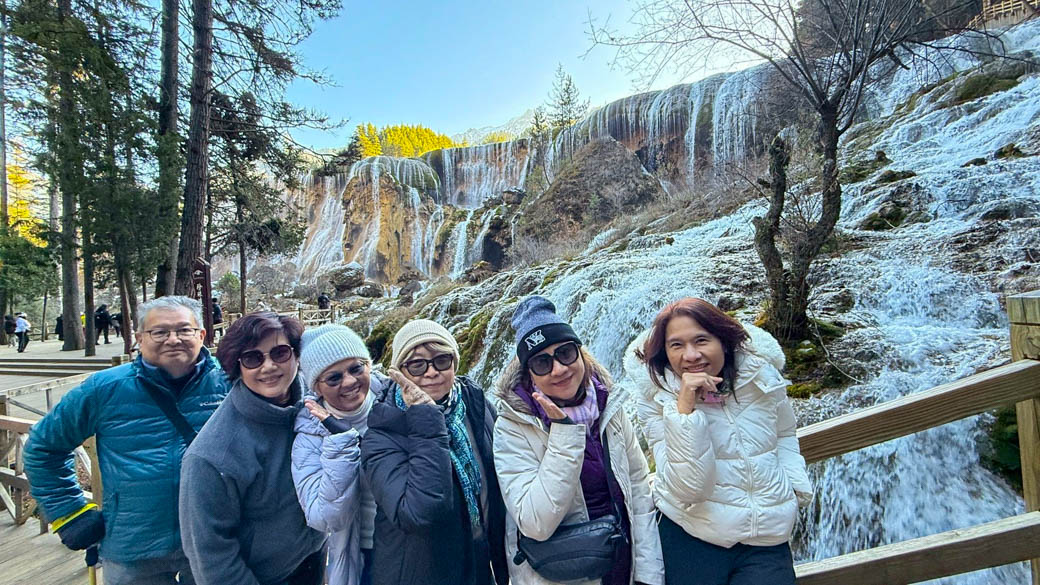 พิชิต 3 อุทยานสุดยิ่งใหญ่ เฉิงตู สี่ดรุณี ต๋ากู่ จิ่วจ้ายโกว |28 พ.ย 68 - 03 ธ.ค 68 | 6D 5N