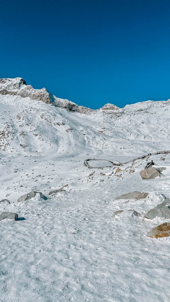 พิชิต 3 อุทยานสุดยิ่งใหญ่ เฉิงตู สี่ดรุณี ต๋ากู่ จิ่วจ้ายโกว |28 พ.ย 68 - 03 ธ.ค 68 | 6D 5N